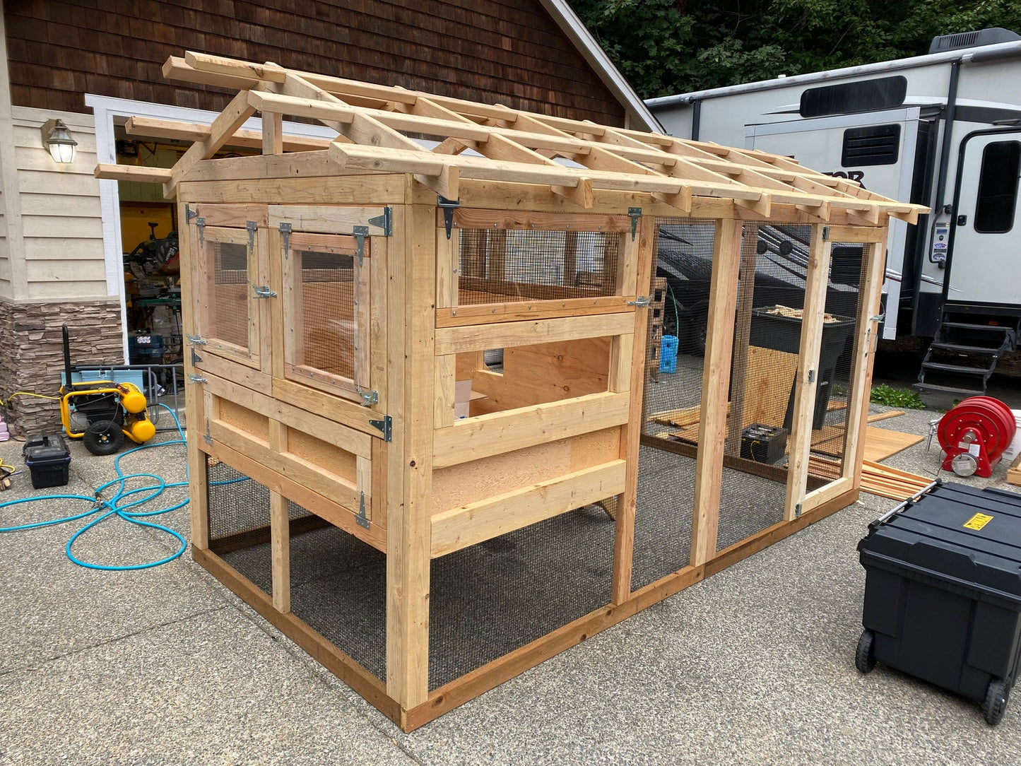 Walk-In Chicken Coop- 6′x12′x7.5′