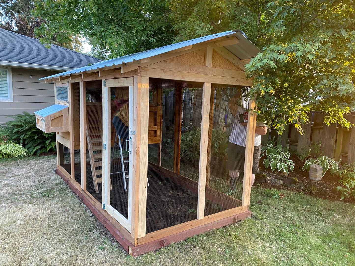 Walk-In Chicken Coop- 6′x12′x7.5′