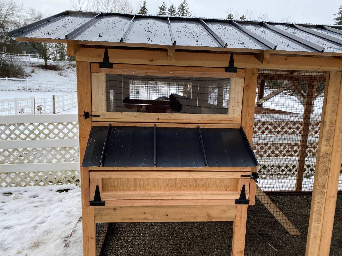 Walk-In Chicken Coop- 6′x12′x7.5′